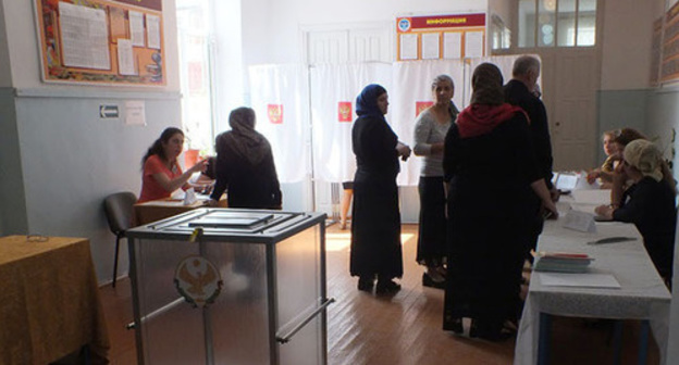 At a Polling Station in Dagestan. Photo by Patimat Makhmudova for the "Caucasian Knot" At a Polling Station in Dagestan. Photo by Patimat Makhmudova for the "Caucasian Knot"