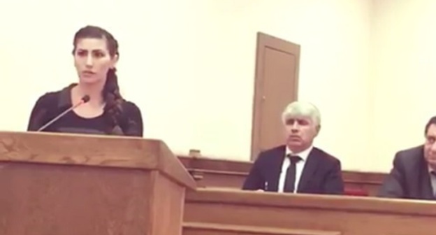 The speech of Zagra Magomedova, a Deputy of the District Assembly, at the hearings in Makhachkala. January 27, 2017. Screenshot of a video: https://www.instagram.com/p/BPxLXKHlIk5/?taken-by=zagra.05 The speech of Zagra Magomedova, a Deputy of the District Assembly, at the hearings in Makhachkala. January 27, 2017. Screenshot of a video: https://www.instagram.com/p/BPxLXKHlIk5/?taken-by=zagra.05