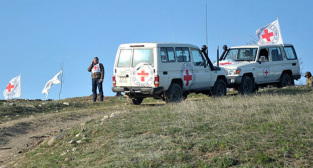 Vehicles of the International Committee of the Red Cross in Karabakh conflict zone. Photo: http://ru.sputnik.az Vehicles of the International Committee of the Red Cross in Karabakh conflict zone. Photo: http://ru.sputnik.az