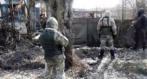 Law enforcers during special operation in Derbent. Photo: http://nac.gov.ru/kontrterroristicheskie-operacii/v-dagestane-v-rezultate-kto-neytralizovany-dva.html Law enforcers during special operation in Derbent. Photo: http://nac.gov.ru/kontrterroristicheskie-operacii/v-dagestane-v-rezultate-kto-neytralizovany-dva.html