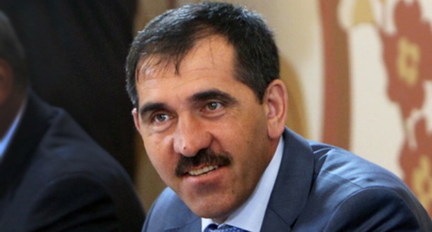 Yunus-Bek Evkurov. Photo: http://osinform.org/58893-yunus-bek-evkurov-prizval-ne-nakalyat-obstanovku.html Yunus-Bek Evkurov. Photo: http://osinform.org/58893-yunus-bek-evkurov-prizval-ne-nakalyat-obstanovku.html