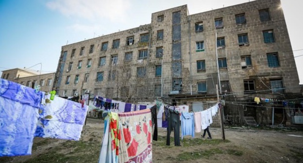 An unsafe building of the boarding house where forced migrants have been living since 1993. Baku, March 2017. Photo by Aziz Karimov for "Caucasian Knot"