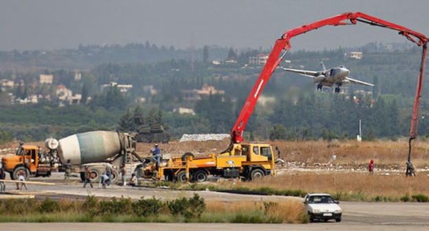 Su-24 landing at the Khmeimim Air Base. Latakia. Photo https://ru.wikipedia.org Su-24 landing at the Khmeimim Air Base. Latakia. Photo https://ru.wikipedia.org