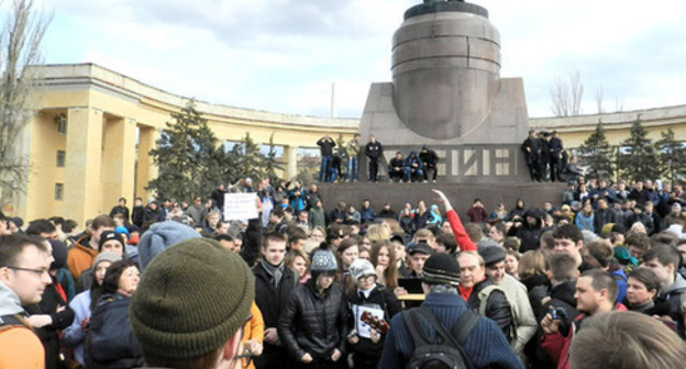 Rally of Navalny’s supporters in Volgograd, March 26, 2017. Photo by Tatiana Filimonova for the 'Caucasian Knot'. Rally of Navalny’s supporters in Volgograd, March 26, 2017. Photo by Tatiana Filimonova for the 'Caucasian Knot'.