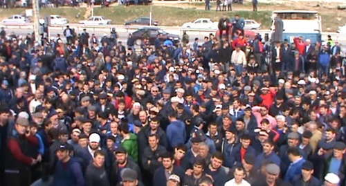 The participants of the truckers' protest action in Dagestan. Screenshot of a video by "Caucasian Knot", published on YouTube The participants of the truckers' protest action in Dagestan. Screenshot of a video by "Caucasian Knot", published on YouTube