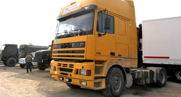Rally of heavy truck drivers in Manas, November 23, 2015. Photo by Ruslan Alibekov for the 'Caucasian Knot'. Rally of heavy truck drivers in Manas, November 23, 2015. Photo by Ruslan Alibekov for the 'Caucasian Knot'.