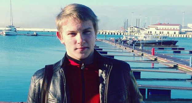 Mark Yavorsky at Sochi sea port. Photo by Oksaa Yavorsky. Mark Yavorsky at Sochi sea port. Photo by Oksaa Yavorsky.