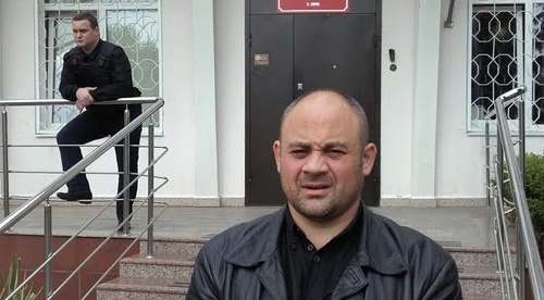 Suren Edigarov near the Sochi Court. April 17, 2017. Photo by Svetlana Kravchenko for "Caucasian Knot" Suren Edigarov near the Sochi Court. April 17, 2017. Photo by Svetlana Kravchenko for "Caucasian Knot"