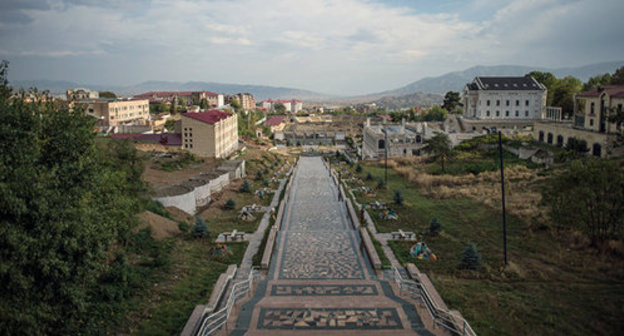 Stepanakert. Photo: Sputnik/ Ilya Pitalev, http://ru.armeniasputnik.am/karabah/20161111/5455895/Karabakh-eskalacia-osujdenie.html Stepanakert. Photo: Sputnik/ Ilya Pitalev, http://ru.armeniasputnik.am/karabah/20161111/5455895/Karabakh-eskalacia-osujdenie.html
