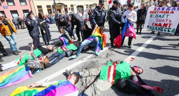 LGBT activists during an action against harassment of gays in Chechnya. Saint Petersburg, May 1, 2017. Photo: https://twitter.com/merr1k/status/858976425117921280/photo/1?ref_src=twsrc%5Etfw&ref_url=https%3A%2F%2Fsnob.ru%2Fselected%2Fentry%2F123976 LGBT activists during an action against harassment of gays in Chechnya. Saint Petersburg, May 1, 2017. Photo: https://twitter.com/merr1k/status/858976425117921280/photo/1?ref_src=twsrc%5Etfw&ref_url=https%3A%2F%2Fsnob.ru%2Fselected%2Fentry%2F123976