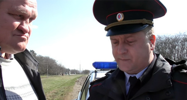 Detention of Oleg Petrov. Screenshot: http://review-watch.ru/video/UWK1p5DS7UE Detention of Oleg Petrov. Screenshot: http://review-watch.ru/video/UWK1p5DS7UE