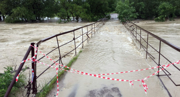 Flooding in Stavropol. Photo: http://bloknot-stavropol.ru/news/stavropole-idet-ko-dnu-voda-zataplivaet-ulitsy-gor Flooding in Stavropol. Photo: http://bloknot-stavropol.ru/news/stavropole-idet-ko-dnu-voda-zataplivaet-ulitsy-gor