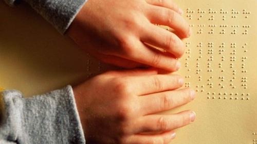 Reading Braille. Photo: http://jurliga.ligazakon.ua/news/2017/5/18/159902.htm Reading Braille. Photo: http://jurliga.ligazakon.ua/news/2017/5/18/159902.htm
