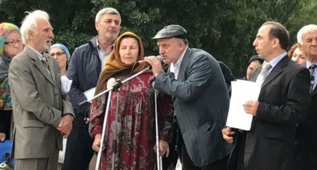 Participants of anticorruption rally in Makhachkala, May 27, 2017. Photo by Patimat Makhmudova for the 'Caucasian Knot'. Participants of anticorruption rally in Makhachkala, May 27, 2017. Photo by Patimat Makhmudova for the 'Caucasian Knot'.