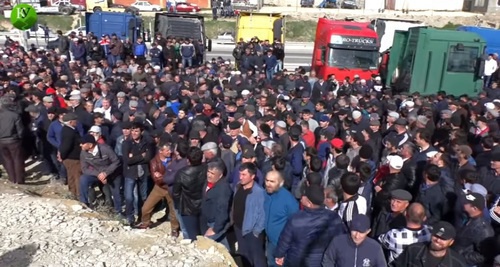 Dagestani truck drivers on strike. Screenshot of a video https://www.youtube.com/watch?v=2ZmC1wgowag Dagestani truck drivers on strike. Screenshot of a video https://www.youtube.com/watch?v=2ZmC1wgowag