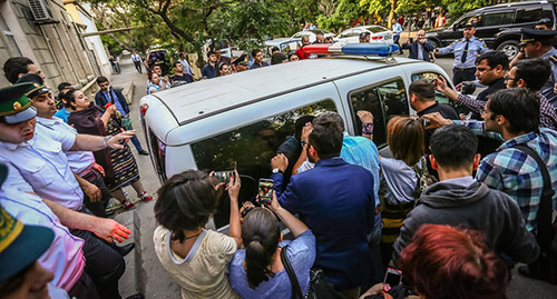 Arrest of Afghan Mukhtarly. Photo by Aziz Karimov for the 'Caucasian Knot'. Arrest of Afghan Mukhtarly. Photo by Aziz Karimov for the 'Caucasian Knot'.