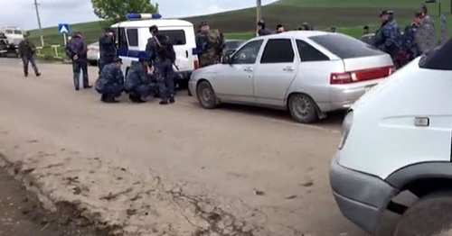 At the site of an armed attack on a checkpoint of the road-and-patrols service (known as DPS) in Ingushetia. May 12, 2017. Photo nac.gov.ru At the site of an armed attack on a checkpoint of the road-and-patrols service (known as DPS) in Ingushetia. May 12, 2017. Photo nac.gov.ru