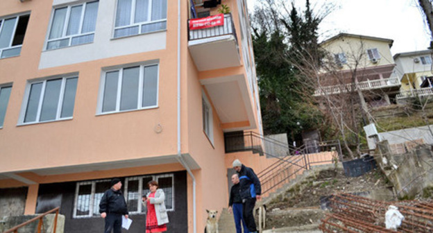 An apartment building in Poltavskaya Street. Sochi, February 2017. Photo by Svetlana Kravchenko for "Caucasian Knot" An apartment building in Poltavskaya Street. Sochi, February 2017. Photo by Svetlana Kravchenko for "Caucasian Knot"