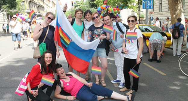 LBGT activists from Russia. Photo: https://lgbtnet.org/ru/content/38-aktivistov-rossiyskoy-lgbt-seti-proshli-reabilitacionnyy-kurs-napravlennyy-na LBGT activists from Russia. Photo: https://lgbtnet.org/ru/content/38-aktivistov-rossiyskoy-lgbt-seti-proshli-reabilitacionnyy-kurs-napravlennyy-na