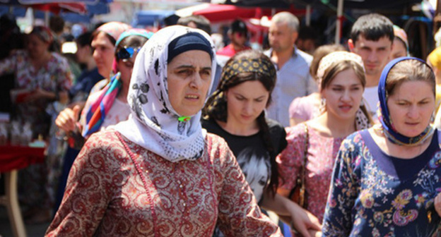Central market of Grozny on the eve of celebrations. Photo by Magomed Magomedov for the 'Caucasian Knot'. Central market of Grozny on the eve of celebrations. Photo by Magomed Magomedov for the 'Caucasian Knot'.