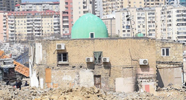 The "Haji Javad" mosque, Baku, April 2017, during the demolition of the buildings in the "Sovetskaya" area. Photo: Sputnik.az The "Haji Javad" mosque, Baku, April 2017, during the demolition of the buildings in the "Sovetskaya" area. Photo: Sputnik.az