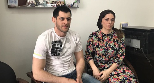 Murad Amriev with his sister, Grozny, June 10, 2017. Photo by Kheda Saratova for the Caucasian Knot. Murad Amriev with his sister, Grozny, June 10, 2017. Photo by Kheda Saratova for the Caucasian Knot.