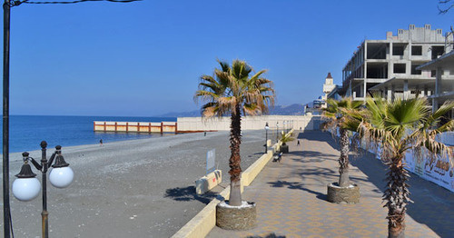 Beach near the State Residence 'Riviera-6', Sochi, 2017. Photo by Svetlana Kravchenko for the Caucasian Knot. Beach near the State Residence 'Riviera-6', Sochi, 2017. Photo by Svetlana Kravchenko for the Caucasian Knot.