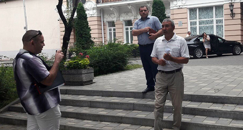 Arslan Bekmurzaev, a representative of the Nogai elders, after the meeting with the Deputy Plenipotentiary of the Russian President in the NCFD, July 14, 2017. Photo by Asya Kapaeva for "Caucasian Knot" Arslan Bekmurzaev, a representative of the Nogai elders, after the meeting with the Deputy Plenipotentiary of the Russian President in the NCFD, July 14, 2017. Photo by Asya Kapaeva for "Caucasian Knot"