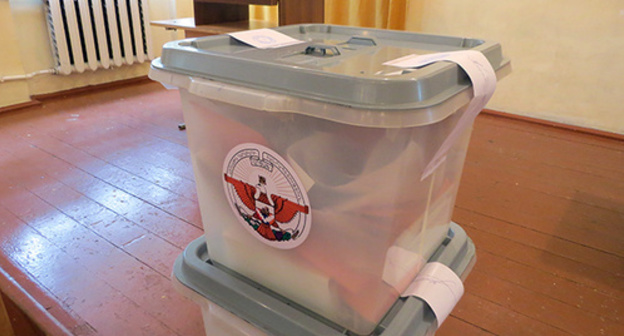 Ballot box, Nagorno-Karabakh. Photo by Alvard Grigoryan for the Caucasian Knot'. Ballot box, Nagorno-Karabakh. Photo by Alvard Grigoryan for the Caucasian Knot'.