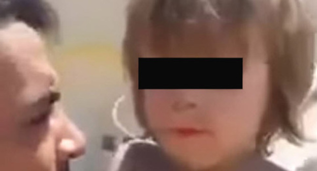 Iraqi soldiers demonstrate a Chechen boy captured by them during the battles for the city of Mosul. Still picture, video posted by user Vladislav Bulakhin, https://www.youtube.com/watch?v=YnQI4SywSBQ
Tumso Abdurakhmanov does not disclose Iraqi soldiers demonstrate a Chechen boy captured by them during the battles for the city of Mosul. Still picture, video posted by user Vladislav Bulakhin, https://www.youtube.com/watch?v=YnQI4SywSBQ
Tumso Abdurakhmanov does not disclose