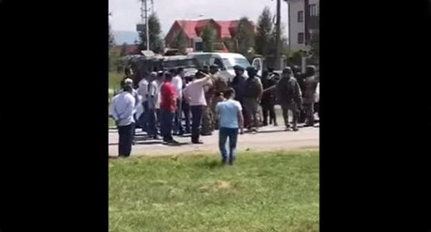 Dispersal of an anti-migration rally. Nazran, July 26, 2017. Screenshot of the video by the user KAVKAZ LIFE https://www.youtube.com/watch?v=cbcmReibDwg Dispersal of an anti-migration rally. Nazran, July 26, 2017. Screenshot of the video by the user KAVKAZ LIFE https://www.youtube.com/watch?v=cbcmReibDwg