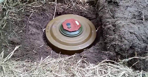 An anti-tank mine. Screenshot of the video by the user MIX RUShttps://www.youtube.com/watch?v=cZ1TBf3nCIU An anti-tank mine. Screenshot of the video by the user MIX RUShttps://www.youtube.com/watch?v=cZ1TBf3nCIU