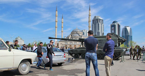 Grozny during May Day celebrations. Photo by Magomed Magomedov for the Caucasian Knot. Grozny during May Day celebrations. Photo by Magomed Magomedov for the Caucasian Knot.