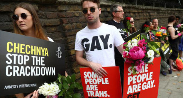 Protest rally against violating of gay rights in Chechnya, London, June 2, 2017. Photo: REUTERS/Neil Hall Protest rally against violating of gay rights in Chechnya, London, June 2, 2017. Photo: REUTERS/Neil Hall