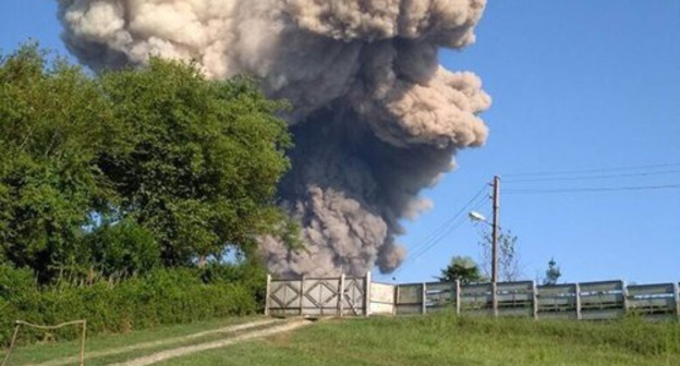 Explosion at ammunition depot in Abkhazia, August 2, 2017. Photo is provided by local resident Pavel Otyrba: http://sputnik-abkhazia.ru/Abkhazia/20170803/1021577876/dvoe-turistov-pogibli-v-rezultate-vzryva-v-primorskom.html Explosion at ammunition depot in Abkhazia, August 2, 2017. Photo is provided by local resident Pavel Otyrba: http://sputnik-abkhazia.ru/Abkhazia/20170803/1021577876/dvoe-turistov-pogibli-v-rezultate-vzryva-v-primorskom.html