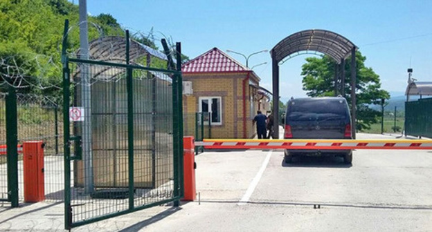 Check point at South Ossetia-Georgia border. Photo: © Sputnik / Наталья Айриян Check point at South Ossetia-Georgia border. Photo: © Sputnik / Наталья Айриян