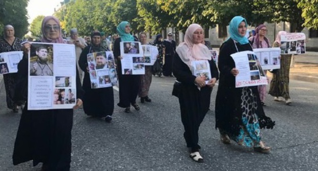 A march in Grozny. August 13, 2017. Photo by "Caucasian Knot" A march in Grozny. August 13, 2017. Photo by "Caucasian Knot"