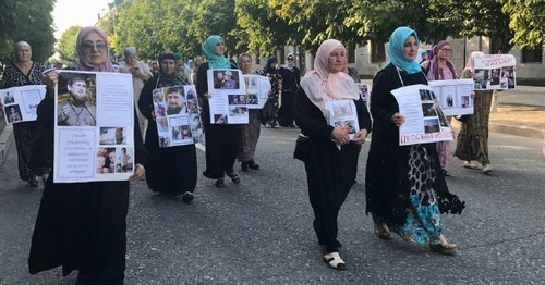A march in Grozny. August 13, 2017. Photo by "Caucasian Knot" A march in Grozny. August 13, 2017. Photo by "Caucasian Knot"