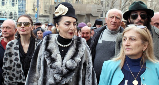 Manana Archvadze-Gamsakhurdiya (in the center), widow of Zviad Gamsakhurdiya, the first Georgian President. Photo by Inna Kukudzhanova for "Caucasian Knot" Manana Archvadze-Gamsakhurdiya (in the center), widow of Zviad Gamsakhurdiya, the first Georgian President. Photo by Inna Kukudzhanova for "Caucasian Knot"