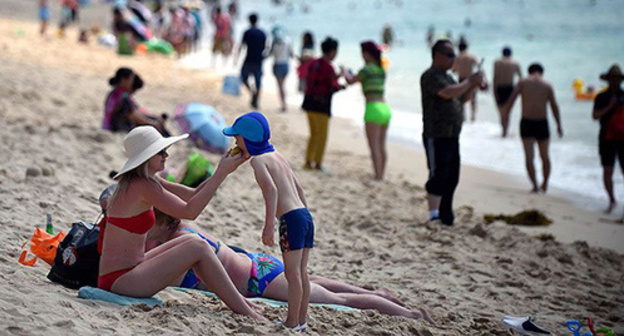Beach. Photo: http://vlg-media.ru/society/v-rosi-pojavitsja-kurortnyi-sbor-57094.html Beach. Photo: http://vlg-media.ru/society/v-rosi-pojavitsja-kurortnyi-sbor-57094.html