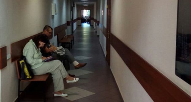 Before the court session on Nagavkin case, August 15, 2017. Photo by the Caucasian Knot correspondent. Before the court session on Nagavkin case, August 15, 2017. Photo by the Caucasian Knot correspondent.