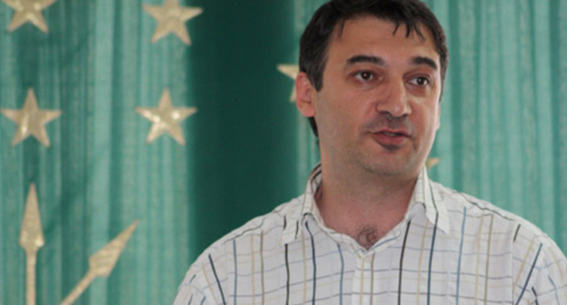 Asker Sokht, deputy chairman of the "Adyge Khase". Photo: http://kavpolit.com/authors/asker_soht-1816/ Asker Sokht, deputy chairman of the "Adyge Khase". Photo: http://kavpolit.com/authors/asker_soht-1816/