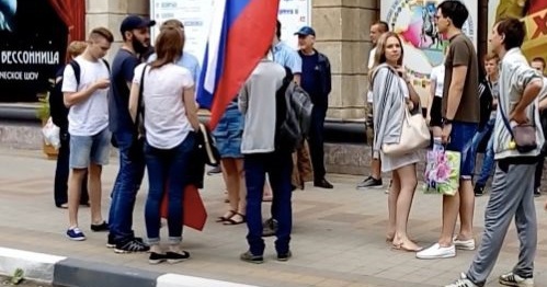 Navalny's supporters at the meeting in Armavir. Photo: https://golos-kubani.ru/v-armavire-policejskie-sobirayut-obyasnitelnye-s-uchastnikov-vstrechi-12-iyunya/ Navalny's supporters at the meeting in Armavir. Photo: https://golos-kubani.ru/v-armavire-policejskie-sobirayut-obyasnitelnye-s-uchastnikov-vstrechi-12-iyunya/