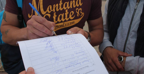 The repentance action of Grozny residents, who wrote a letter about torture to the Prosecutor General. August 19, 2017. Photo https://capost.media The repentance action of Grozny residents, who wrote a letter about torture to the Prosecutor General. August 19, 2017. Photo https://capost.media