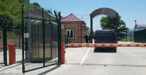 A simplified crossing of the Georgian-South-Ossetian border. Photo © Sputnik / Natalya Ayriyan A simplified crossing of the Georgian-South-Ossetian border. Photo © Sputnik / Natalya Ayriyan