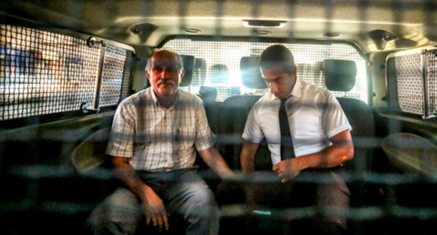 Mekhman Aliev (on the right). Photo by Aziz Karimov for "Caucasian Knot" Mekhman Aliev (on the right). Photo by Aziz Karimov for "Caucasian Knot"