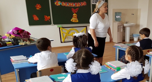 Day of Knowledge at a school in Ingushetia. Photo from the website of the Lyceum No. 1 in Sunzha Day of Knowledge at a school in Ingushetia. Photo from the website of the Lyceum No. 1 in Sunzha