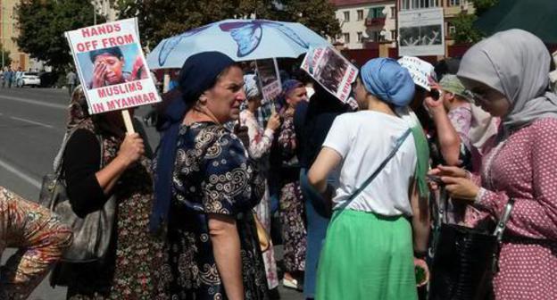 The rally in support of Myanmar Muslims held in Grozny. A poster says: "Hands off from Muslims in Myanmar". September 4, 2017. Photo by Nikolay Petrov for "Caucasian Knot" The rally in support of Myanmar Muslims held in Grozny. A poster says: "Hands off from Muslims in Myanmar". September 4, 2017. Photo by Nikolay Petrov for "Caucasian Knot"