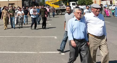 The participants of the rally in support of the Myanmar Muslims, held in Grozny. September 4, 2017. Photo by Nikolay Petrov for "Caucasian Knot" The participants of the rally in support of the Myanmar Muslims, held in Grozny. September 4, 2017. Photo by Nikolay Petrov for "Caucasian Knot"