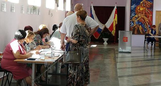 Polling station in Vladikavkaz, North Ossetia, September 10, 2017. Photo by Emma Marzoeva for the Caucasian Knot. Polling station in Vladikavkaz, North Ossetia, September 10, 2017. Photo by Emma Marzoeva for the Caucasian Knot.
